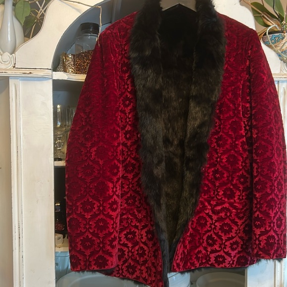 #307. Amazing reversible hand, embellished fur coat - Picture 4 of 5